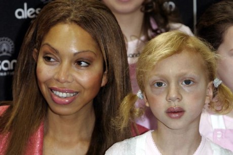 Datei:Angela Ermakowa mit Tochter Anna.jpg