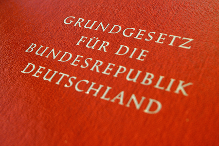 Datei:Grundgesetz fuer die Bundesrepublik Deutschland.jpg